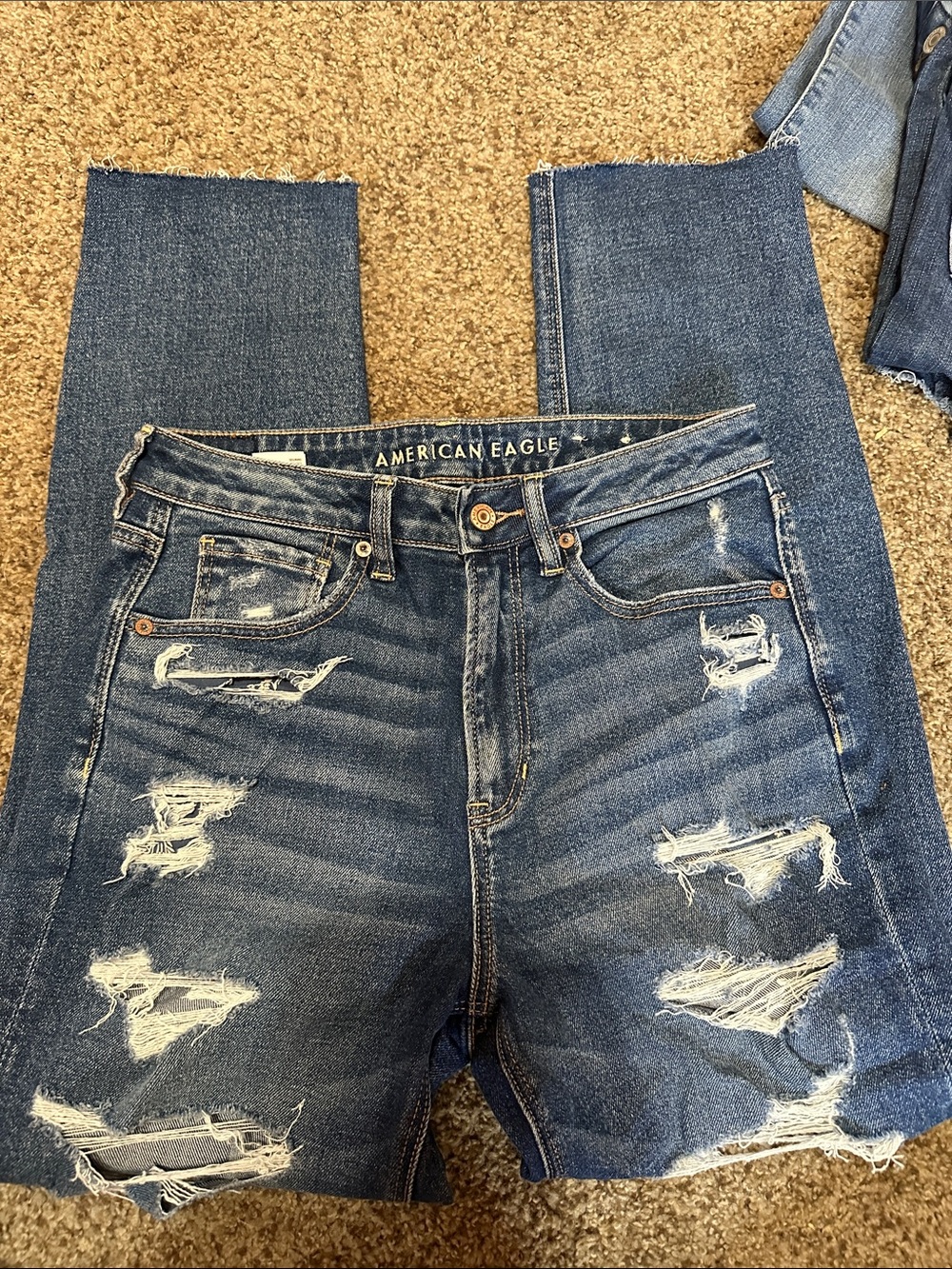 American Eagle Outfitters Distressed Straight Leg Jeans in Medium Blue